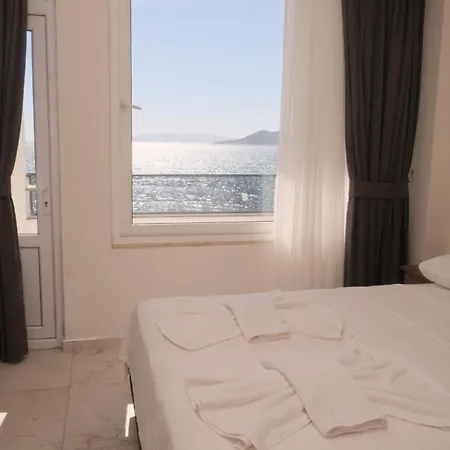 Sea Door Hotel *